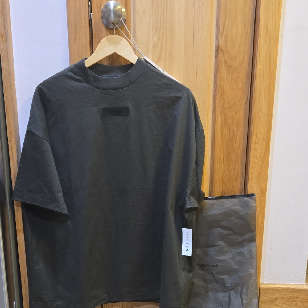 Men's Essentials Dark Gray Short Sleeve Tee